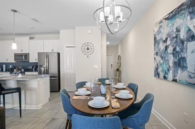 Building Photo - 4965 Windermere Ave