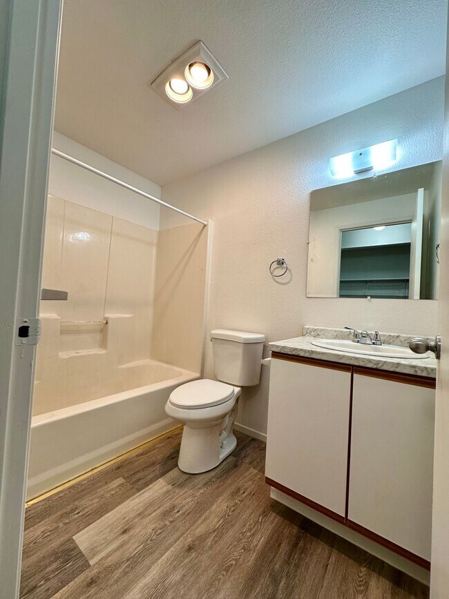 Building Photo - 1328/1330 SW 17th St