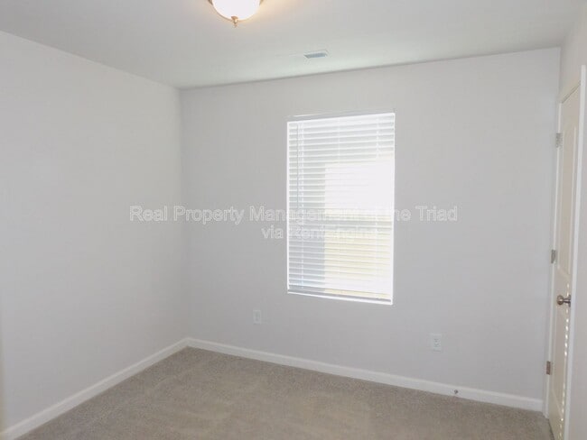 Building Photo - 18 Covey Ct