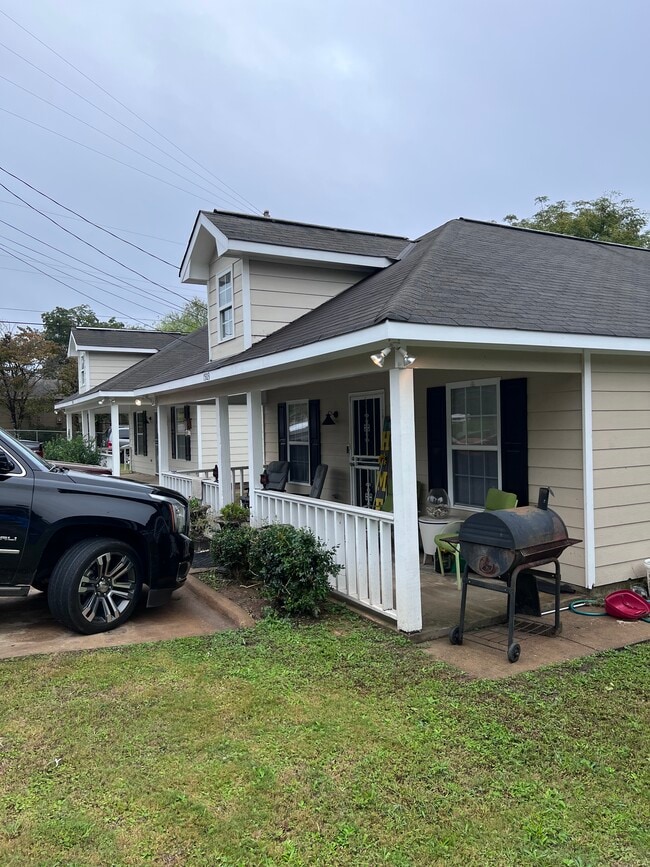Building Photo - 1503 21st St
