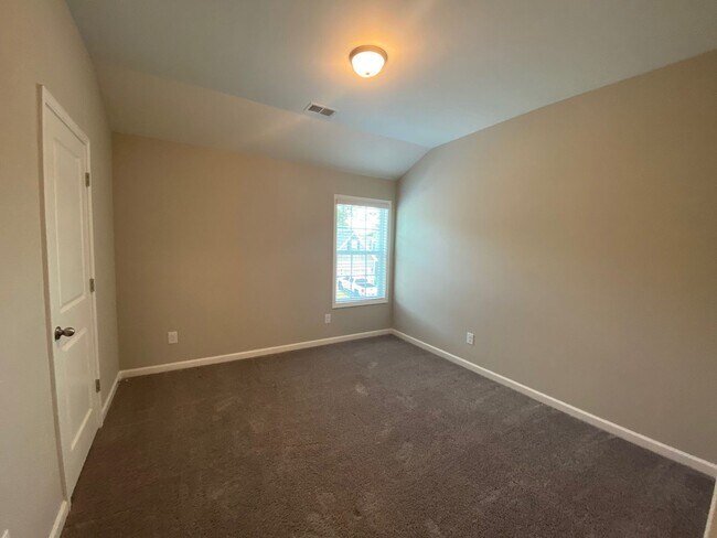 Building Photo - 216 Wild Azalea Dr