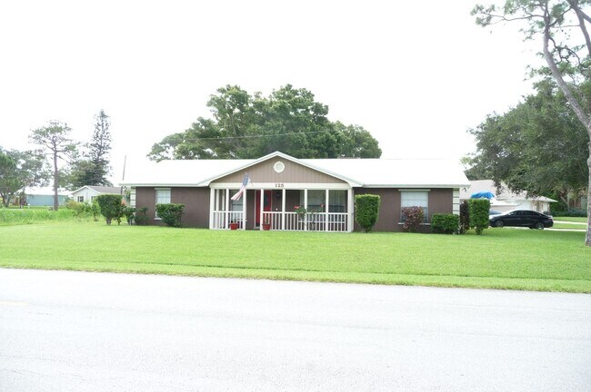 Building Photo - 3/2.5 in Sebastian FL
