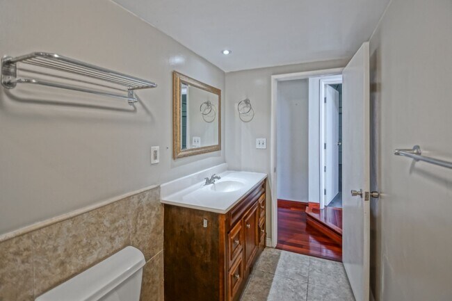 Building Photo - 1x 3906-3908