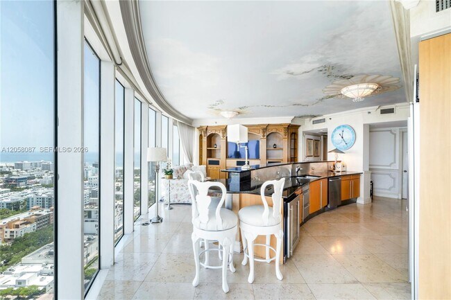 Building Photo - 1000 South Pointe Dr