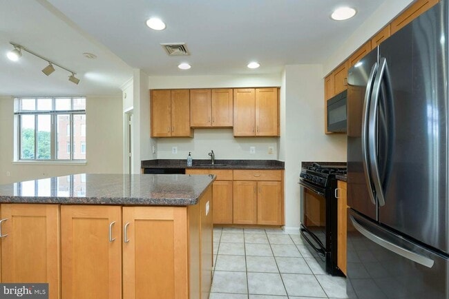 Building Photo - 4490 Market Commons Dr