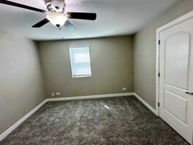 Building Photo - 149 S 14th Ave