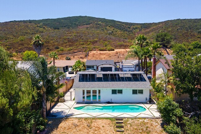 Building Photo - Welcome to Your Dream Home in Sunny San Di...