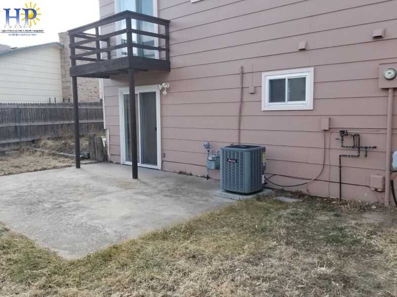 Building Photo - 817 Badger Dr