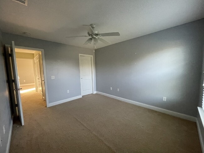 Building Photo - Home For Rent