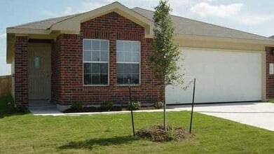 Building Photo - 2338 Green Meadows Ln