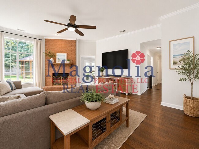 Building Photo - 3 bedrooms, 2 bathrooms in Richmond Hill's Oxford Subdivision