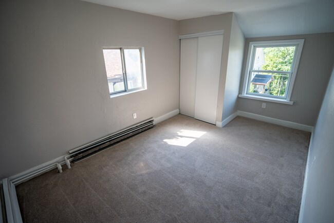 Building Photo - 5407 Halchess St