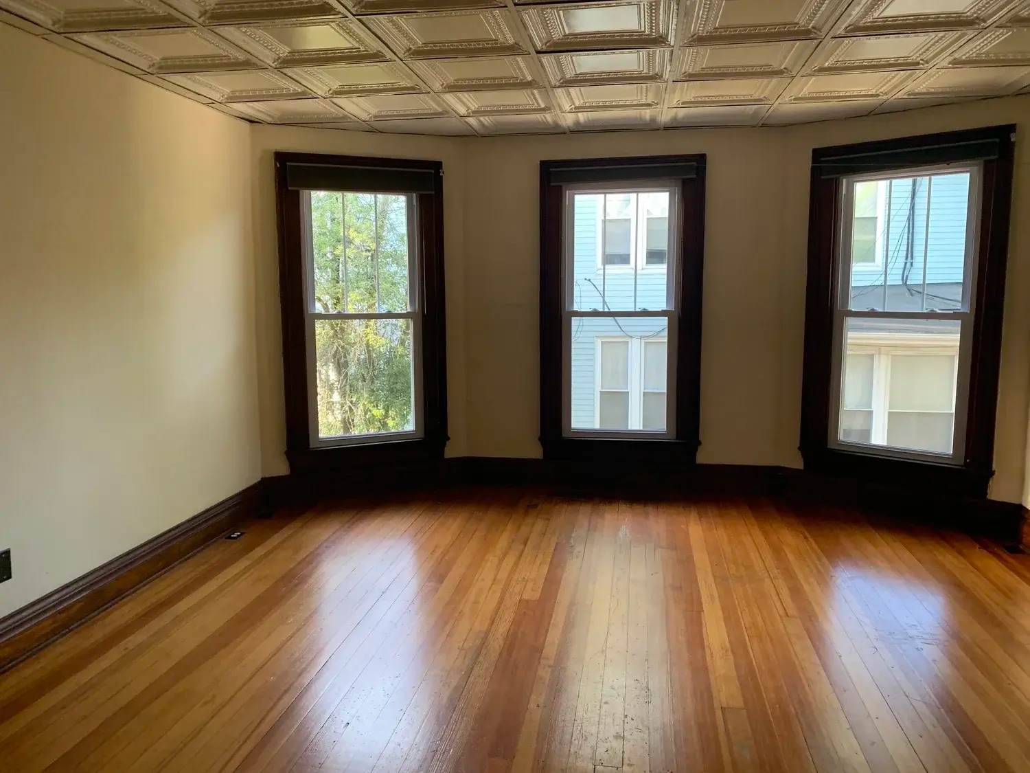 Building Photo - 620 N College Ave