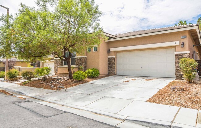 Building Photo - Stunning South Summerlin Home Awaits You!