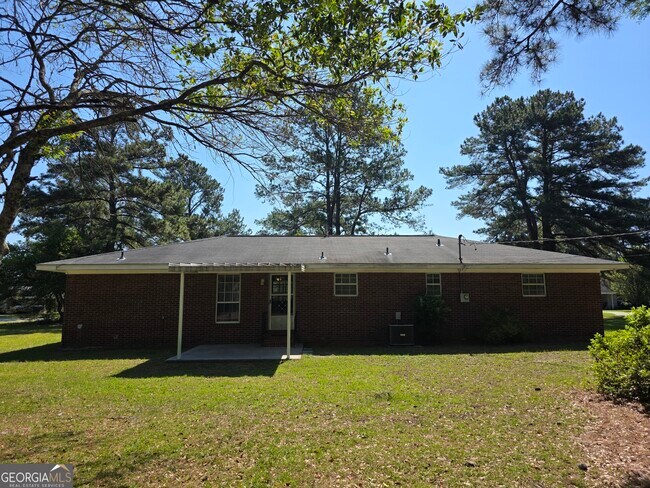 Building Photo - 406 Hickory St