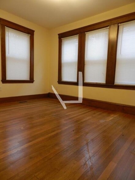 Building Photo - 61 Poplar St