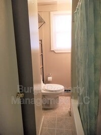 Building Photo - 426 2nd St