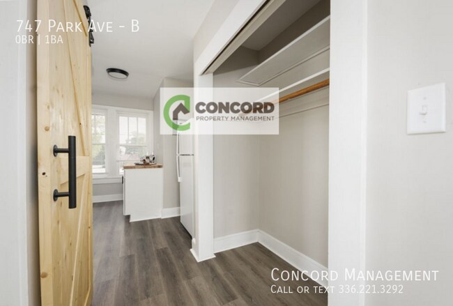 Building Photo - 747 Park Ave