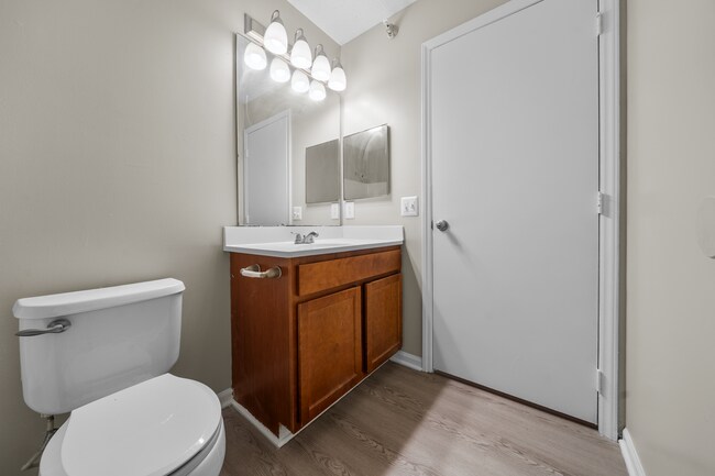 Building Photo - 2421 Hill St