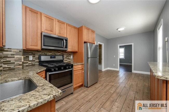 Building Photo - 307 Pershing Ave