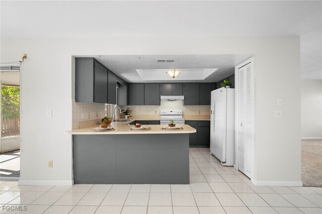 Building Photo - 9721 Deerfoot Dr