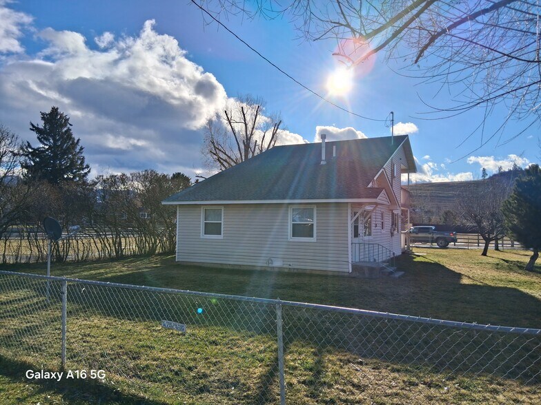 Building Photo - 2424 Mc Cauley Ln