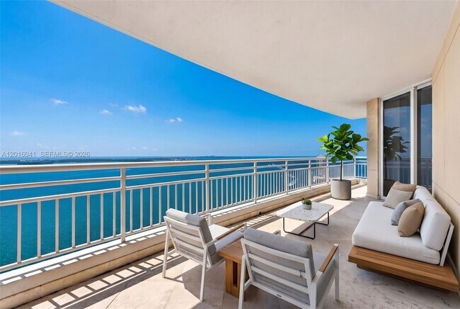 Building Photo - 808 Brickell Key Dr