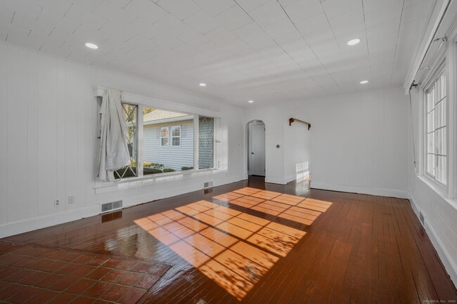 Building Photo - 139 Pennsylvania Ave