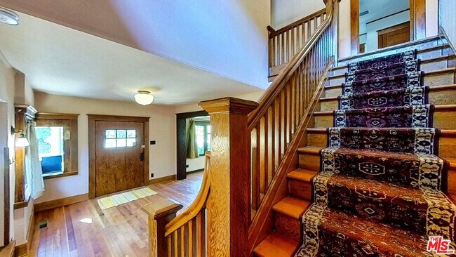 Building Photo - 216 Mt Washington Dr