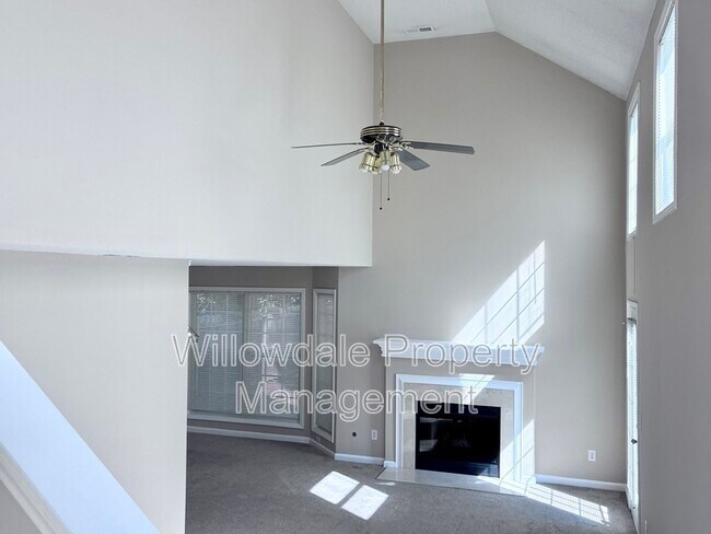 Building Photo - 4249 Beacon Heights Dr