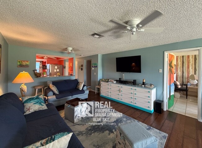 Building Photo - 9639 Greenskeeper Dr