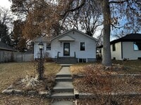 Building Photo - AVAILABLE NOW! "Charming 3-Bedroom Oasis with 2 Full Baths in the Sunset Neighborhood!"