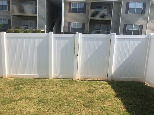 Building Photo - Wakefield!!!  3 Bedroom Townhome