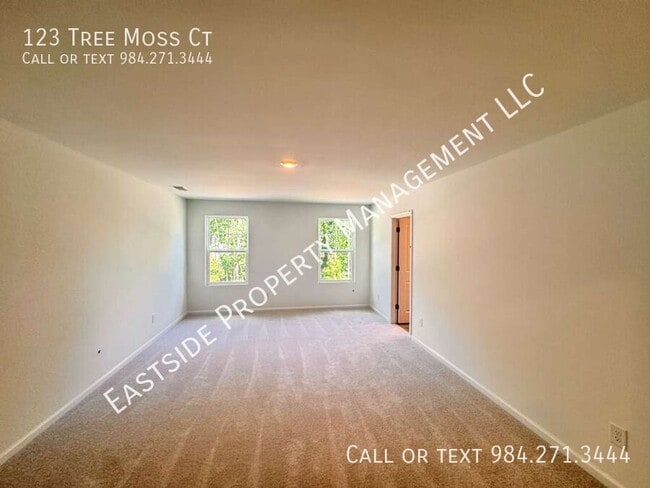 Building Photo - 123 Tree Moss Ct