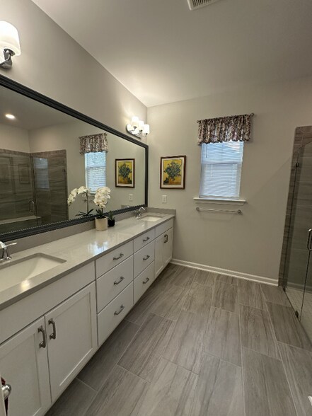 Building Photo - 7125 Crested Iris Pl