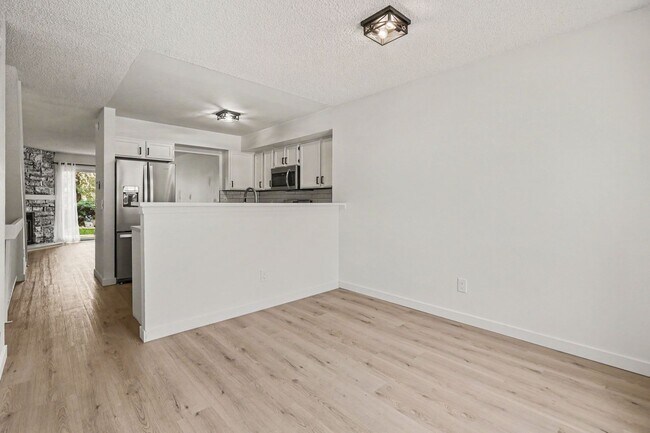 Building Photo - Spacious 2 Bed 2.5 Bath with a finished basement in the heart of Bear Creek
