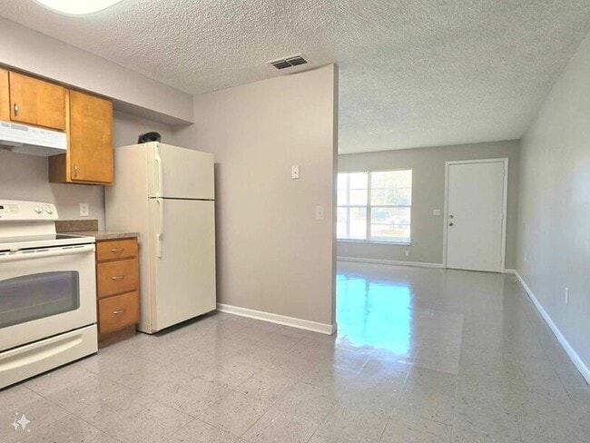 Building Photo - 603 E Garden St