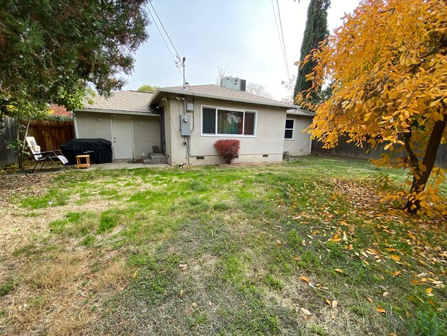 Building Photo - Single-family home in Tahoe Park