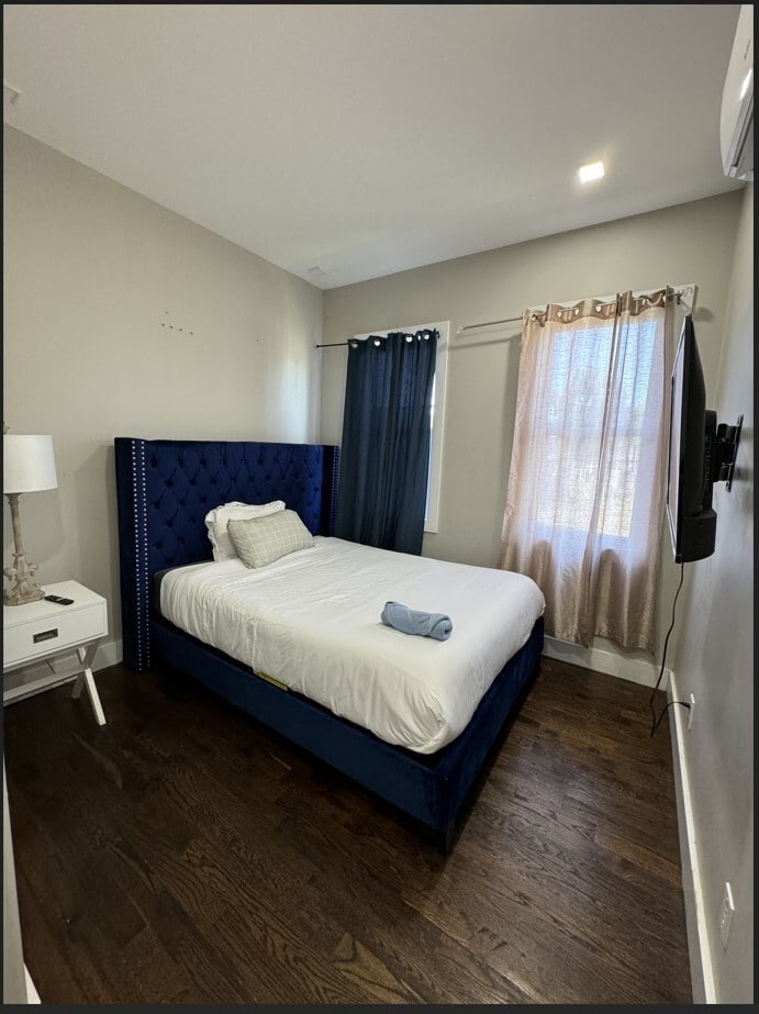 Unit 1F - 4 Whitman Ave