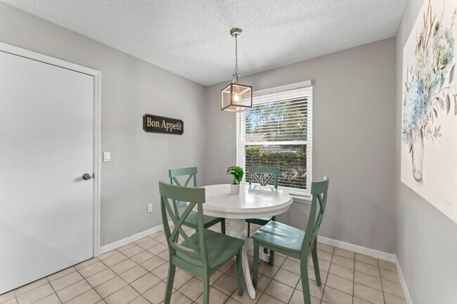 Building Photo - 10383 Chatwood Ct