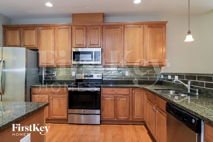 Building Photo - 2476 Birch View Dr