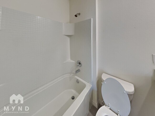 Building Photo - 33996 Jasper Stone Dr