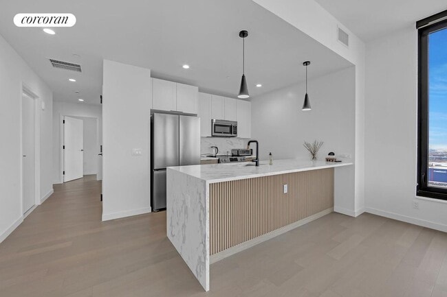 Building Photo - 380 4th Ave