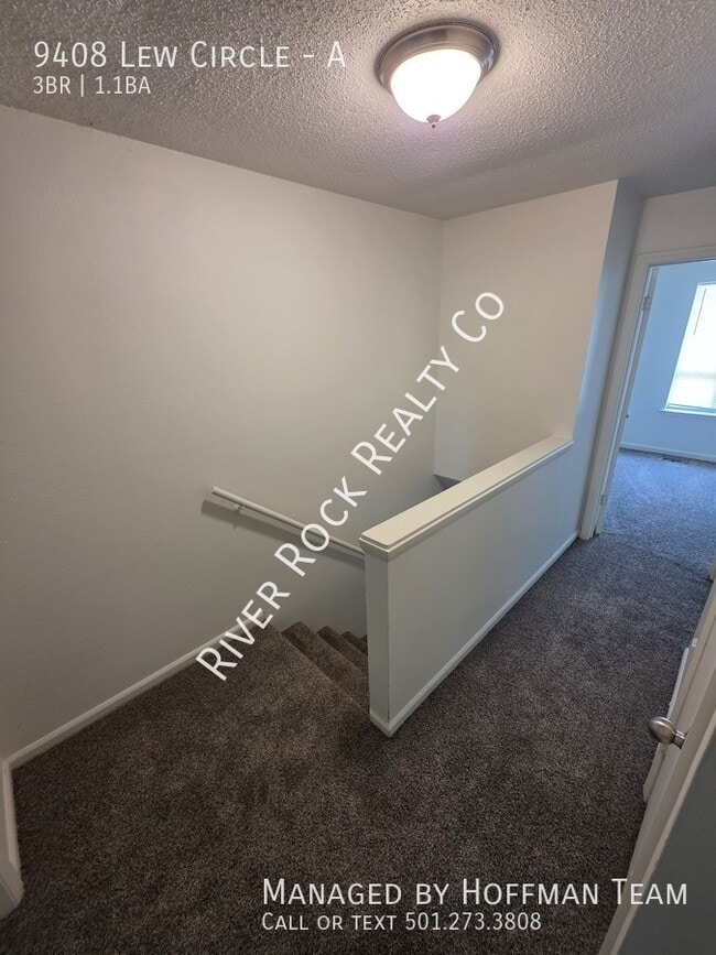 Building Photo - 9408 Lew Cir
