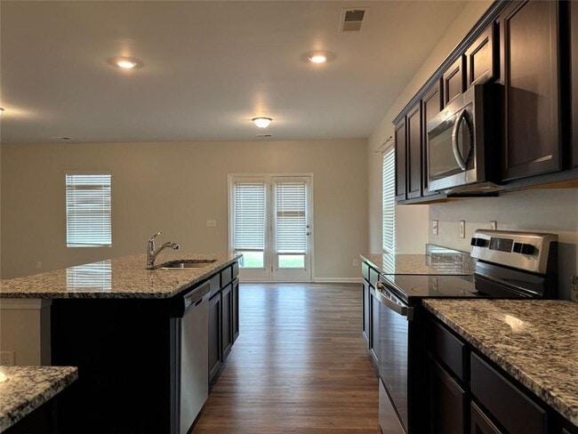 Building Photo - 368 Sinclair Way