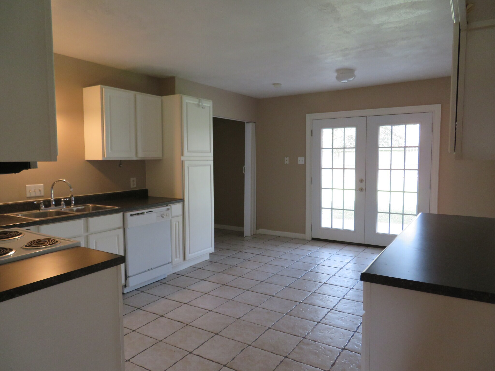 Kitchen - 14510 Cypress Leaf Drive