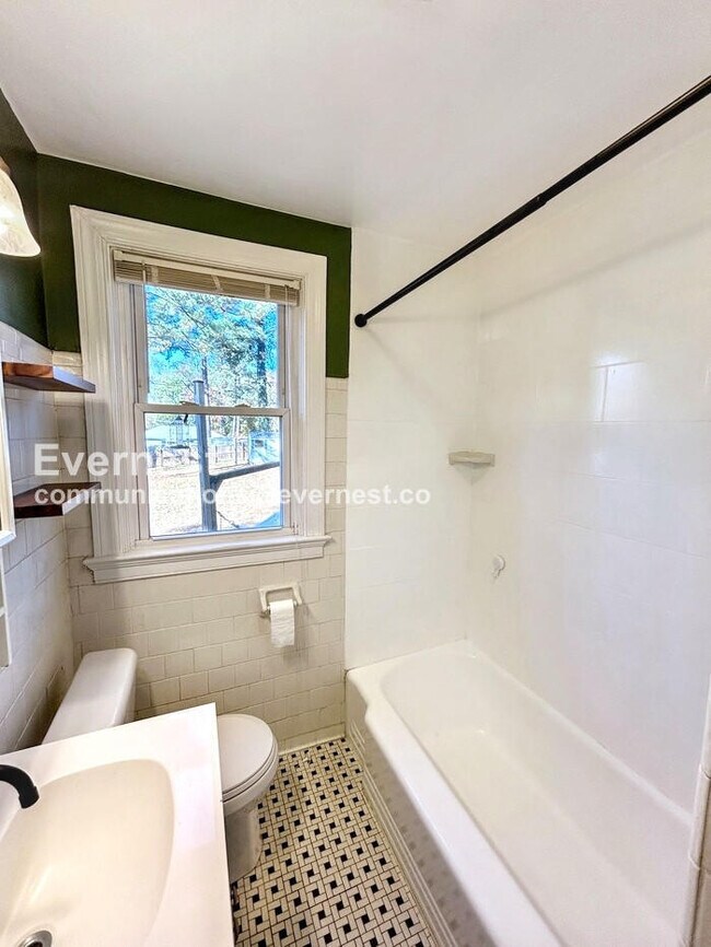 Building Photo - 8282 Wonderland Ln