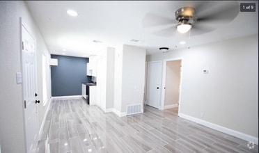 Building Photo - Beautifully renovated home