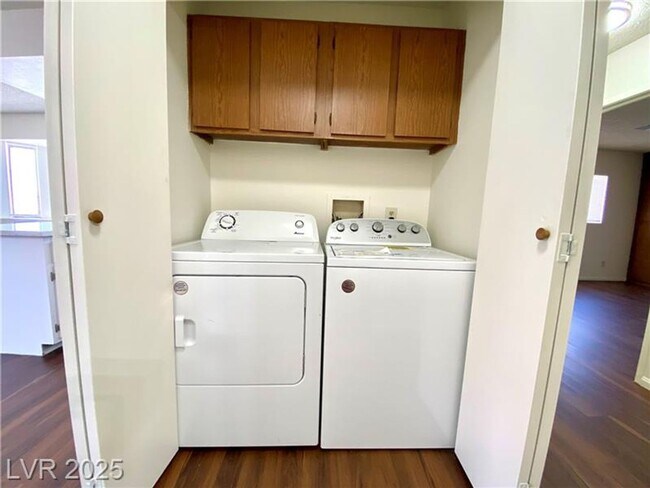 Building Photo - 2 Bed 2 Bth condo unit close to UNLV-***2 WEEKS FREE***