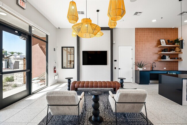 Building Photo - Sonita